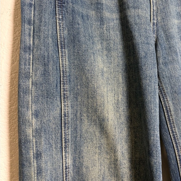 Commense Ultra High Rise, Mid Blue, Wide Leg Jeans with Unfinished Hem. - Picture 4 of 12